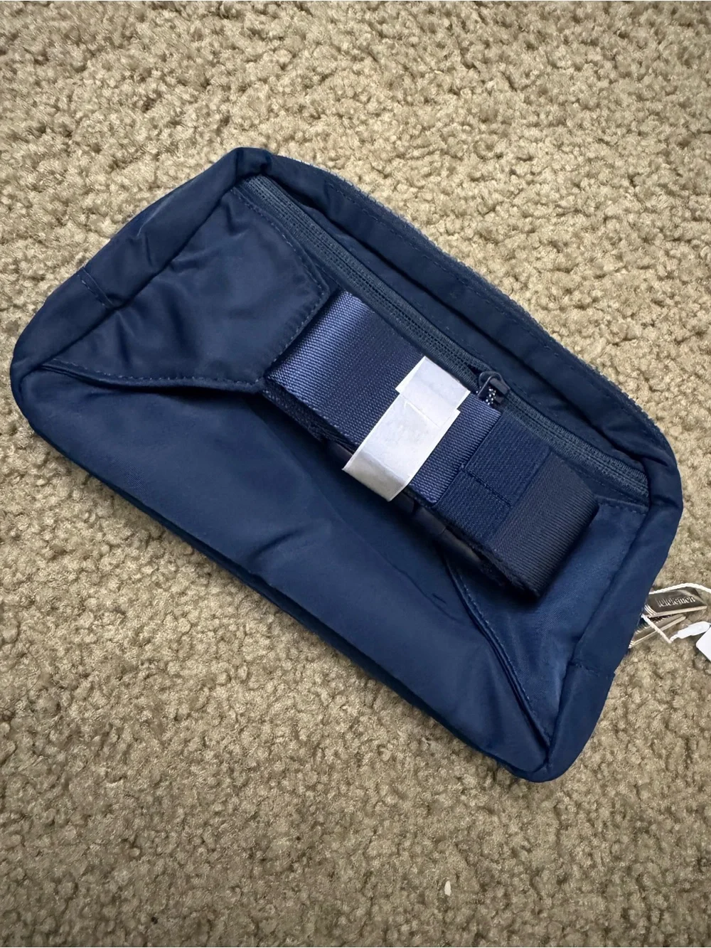 Lululemon belt bag 2 L size